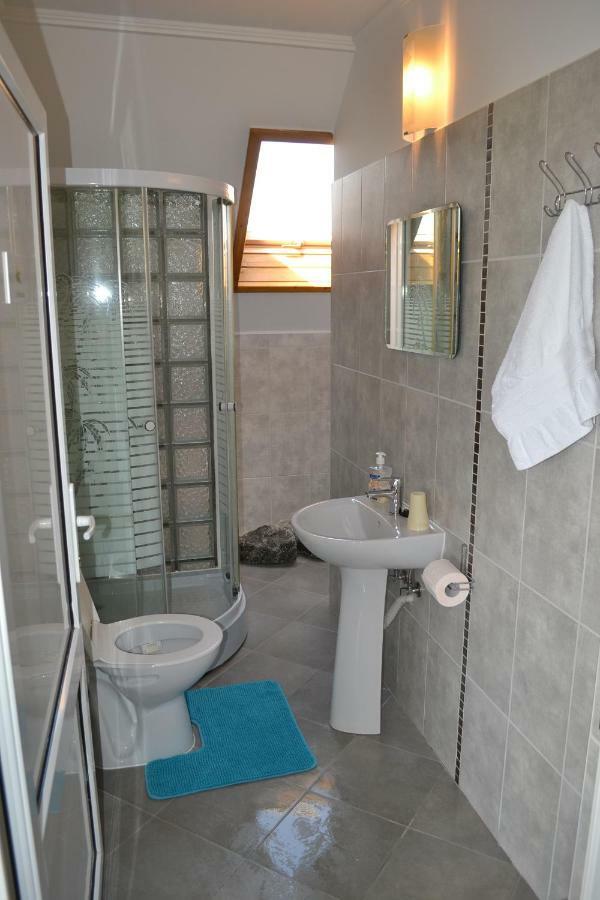 Hotel Margareta Vendeghaz Lupeni  Exteriér fotografie